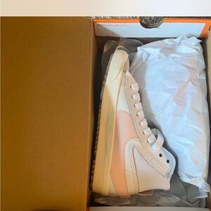 Nike Women's Sneakers - White and Pink